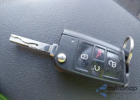 2021 Volkswagen Jetta 1.4T R-Line/1.4T S/1.4T Se z USA, uszkodzony, nr VIN 3VWC57BU1MM048128